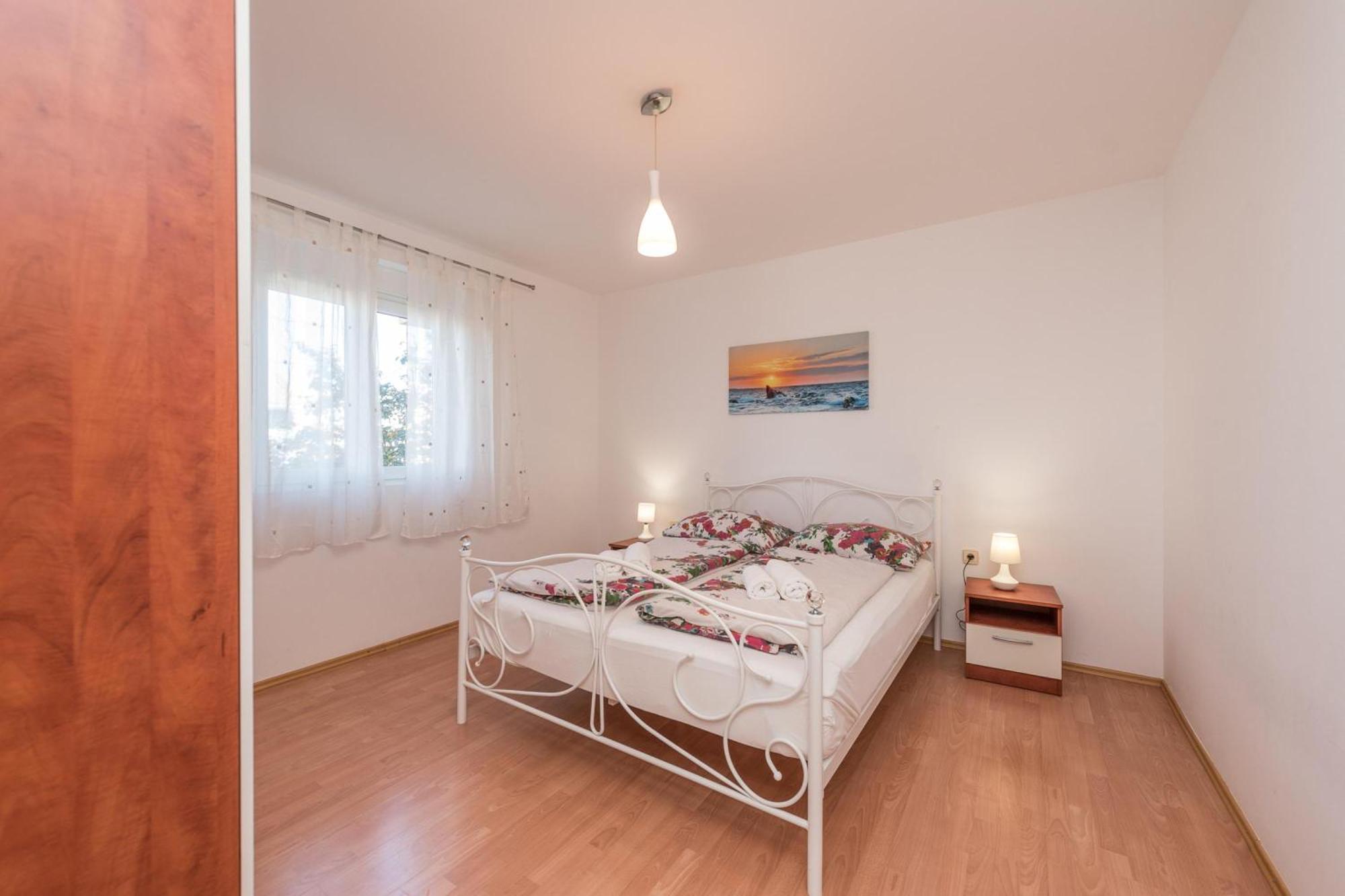 Family Friendly Pool House Ana - Happy Rentals Bibinje Exterior photo