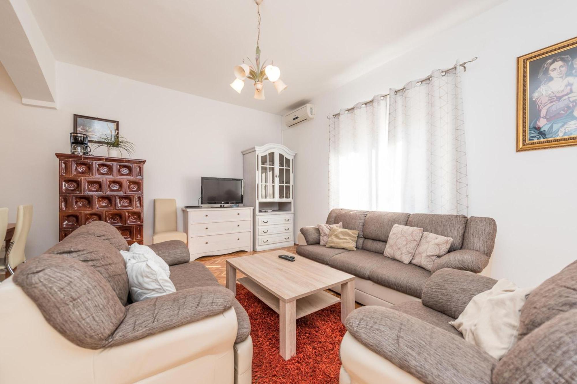 Family Friendly Pool House Ana - Happy Rentals Bibinje Exterior photo