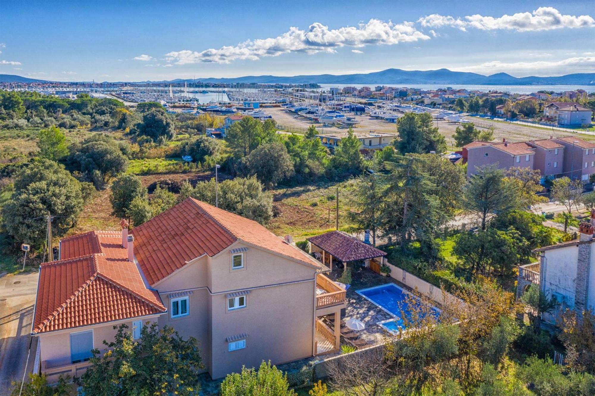 Family Friendly Pool House Ana - Happy Rentals Bibinje Exterior photo